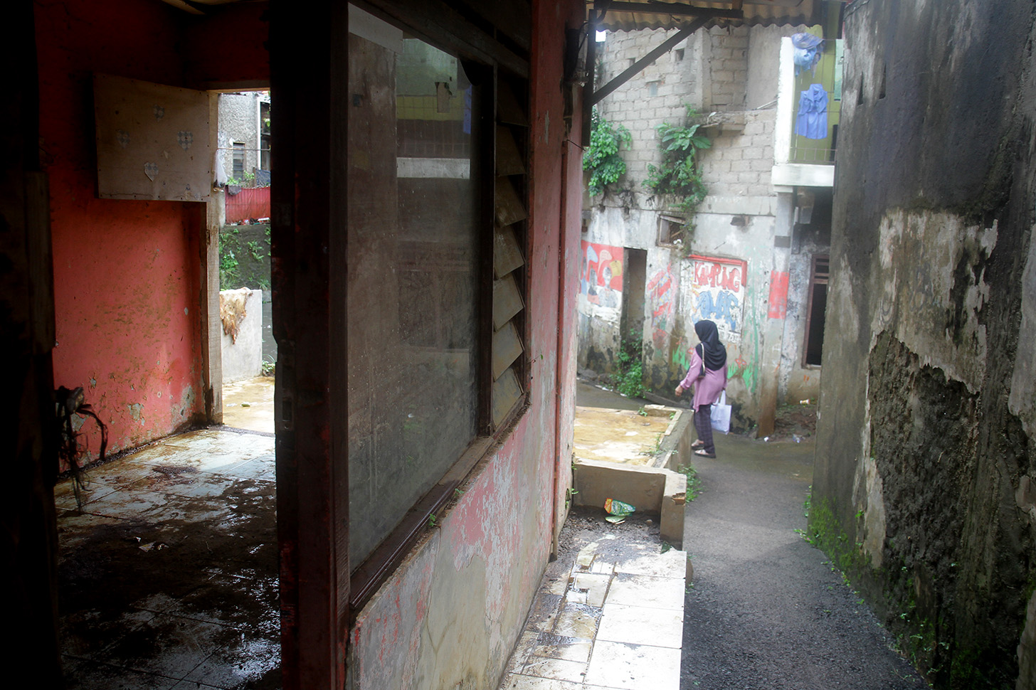 Mencari Kehidupan di Tengah ‘Kampung Zombie’ Jakarta