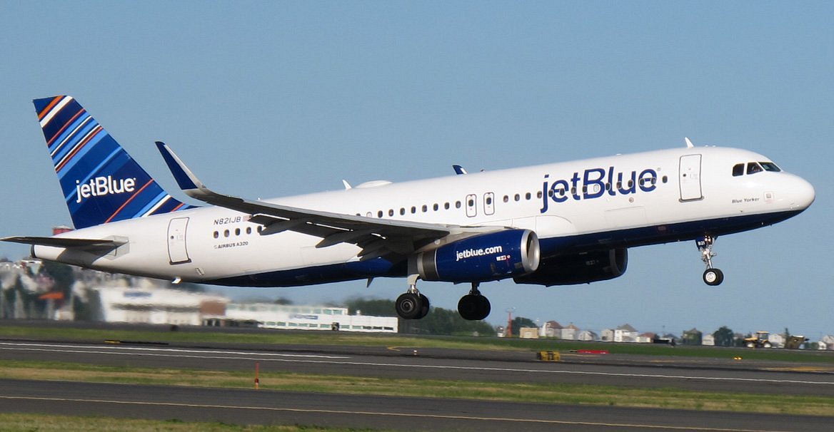 JetBlue: Tumpahkan Teh Panas Penumpang Gugat Rp 24,3 miliar