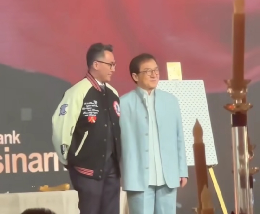 Jackie Chan Hadir di Sinarmas Wealth Concord Gala di Jakarta