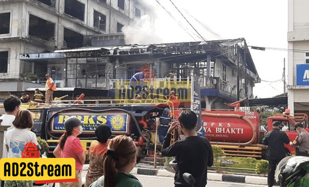 Kebakaran hebat yang melanda ruko di Jalan Diponegoro, Singkawang, Kalimantan Barat