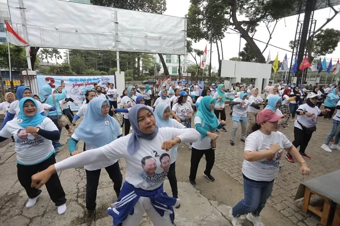 Emak-Emak Senam Gemoy Sambut Pelantikan Prabowo-Gibran