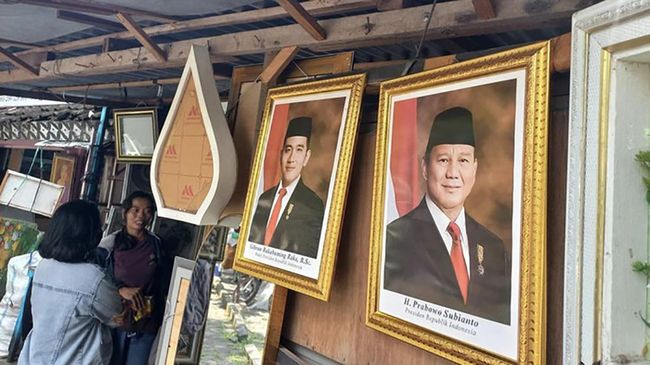 Penjualan Foto Prabowo-Gibran di Bekasi Sepi Peminat