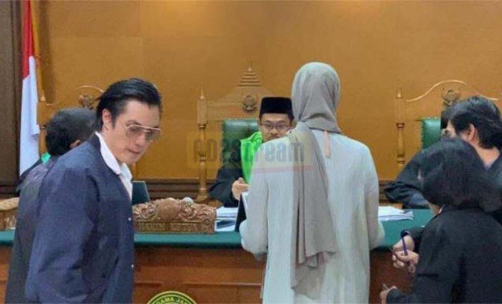 Baim Wong dan Paula Verhoeven menghadiri sidang perceraian mereka di Pengadilan Agama Jakarta Selatan