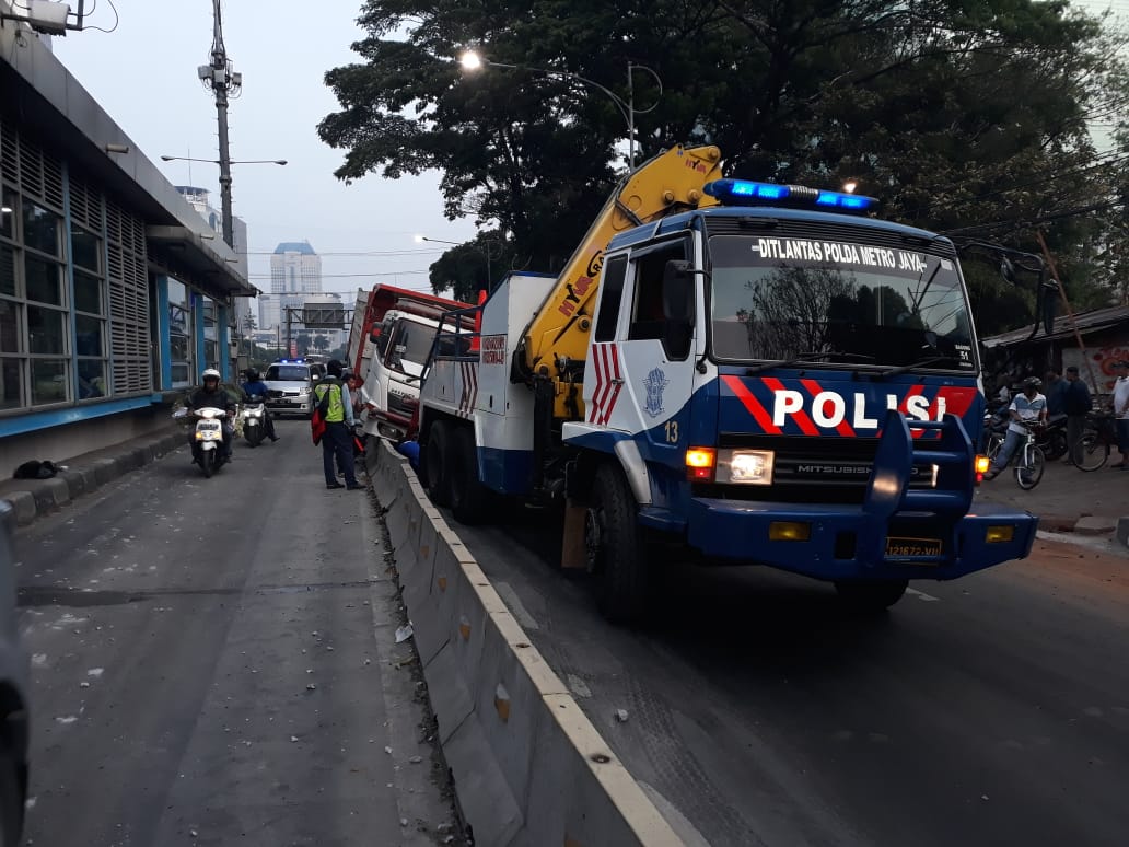 Kecelakaan Truk di Jalan Yos Sudarso: Pentingnya Keselamatan