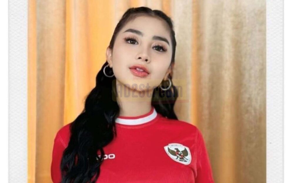 Potret Ghea Youbi Saat Menyaksikan Laga Indonesia Vs Jepang