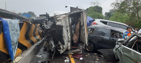 Sopir Truk Kecelakaan Beruntun di Tol Cipularang Terancam 12 Tahun